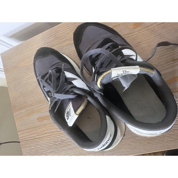 New Balance 237 Shoes Womes 8.5 Black White Suede Colorblock Retro Sneakers - Picture 6 of 7